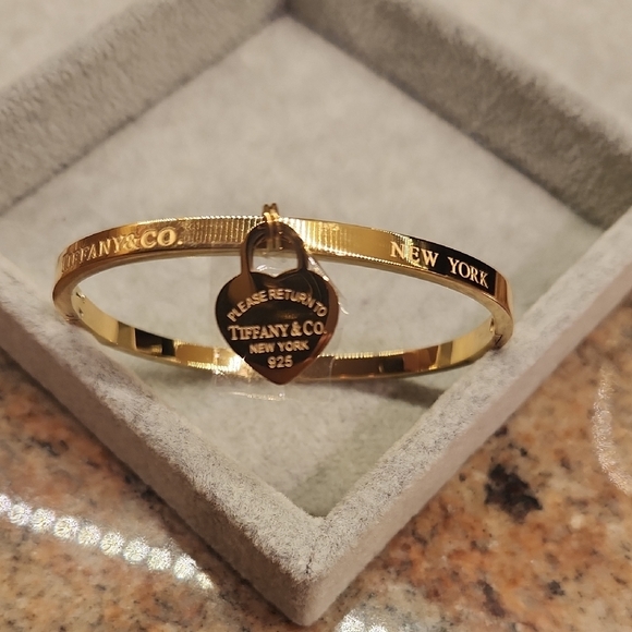 18k Gold Plated Stainless Steel Bangle Bracelet - Picture 5 of 12